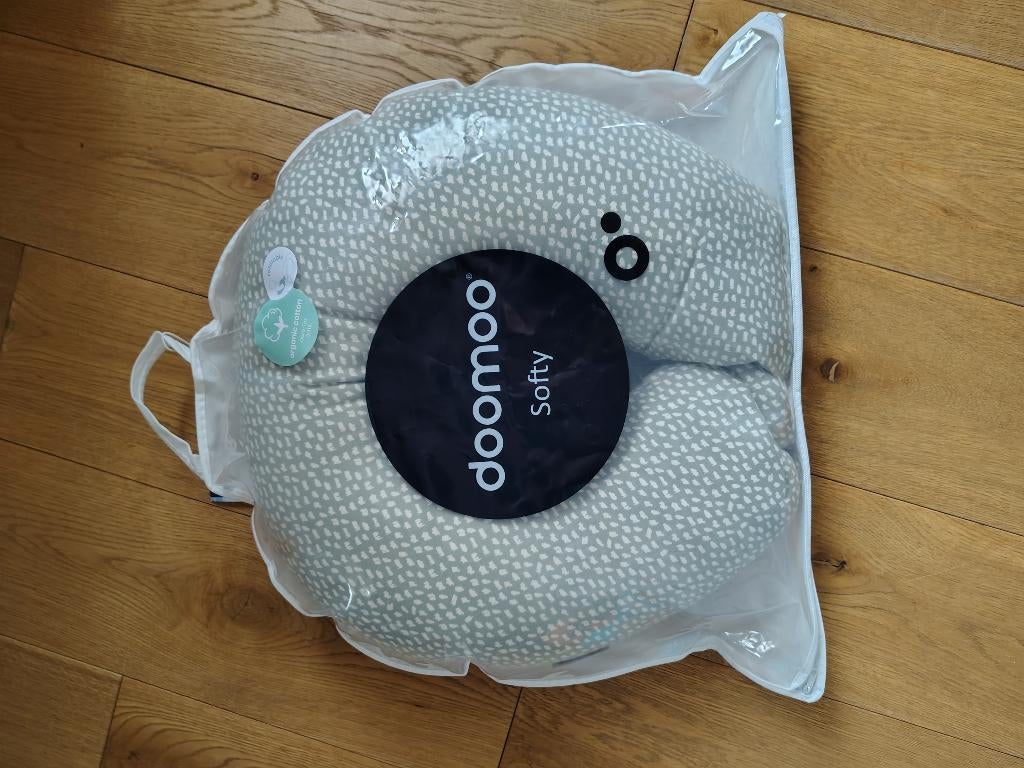 Doomoo softy- voedingskussen, Ophalen, Zo goed als nieuw, Voedingskussen