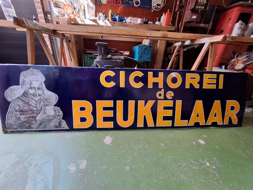 Groot emaille bord de Beukelaar, Enlèvement
