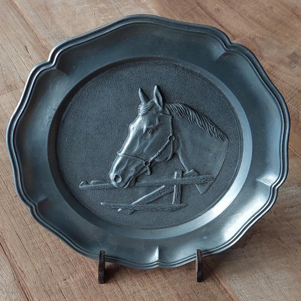 Tinnen bord met afbeelding van een paard, Ophalen of Verzenden