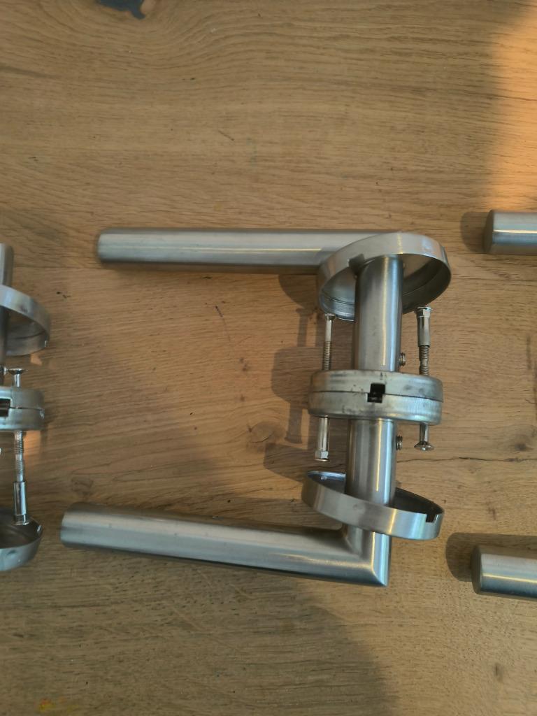 Yale Arno BB deurklinkset op rozet 52mm inox 4 stuks, Enlèvement, Utilisé, Inox, Loquet ou Poignée