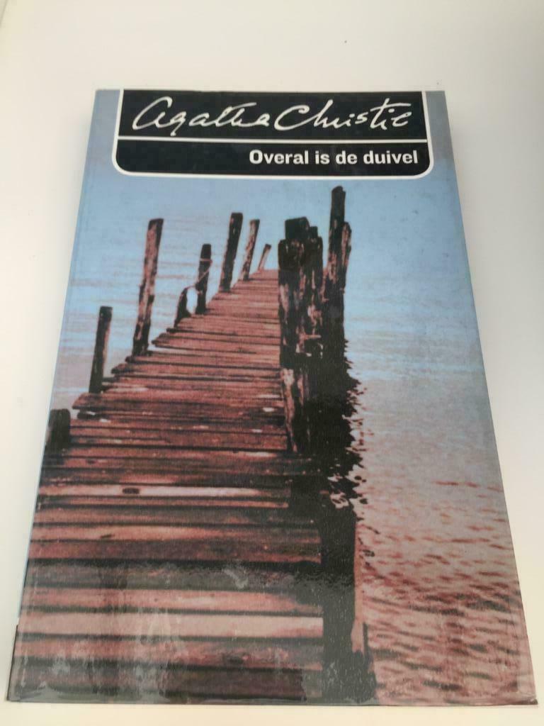 Boek / Agatha Christie - Overal is de duivel, Ophalen of Verzenden, Gelezen