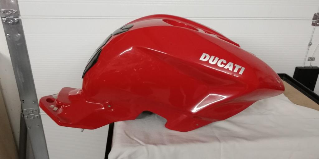 Ducati Streetfighter 848/1098 tank, Motoren, Onderdelen | Ducati, Ophalen of Verzenden, Gebruikt
