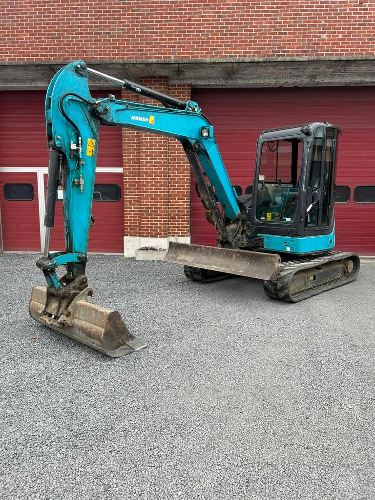 Graafkraan airman ax52, Zakelijke goederen, Machines en Bouw | Kranen en Graafmachines, Ophalen