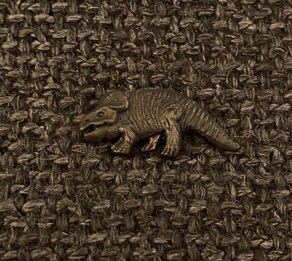 PIN - DINO - DINOSAURUS - DINOSAURE, Envoi, Utilisé, Animal et Nature, Insigne ou Pin's