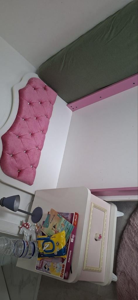 Lit enfant (fille), Enlèvement