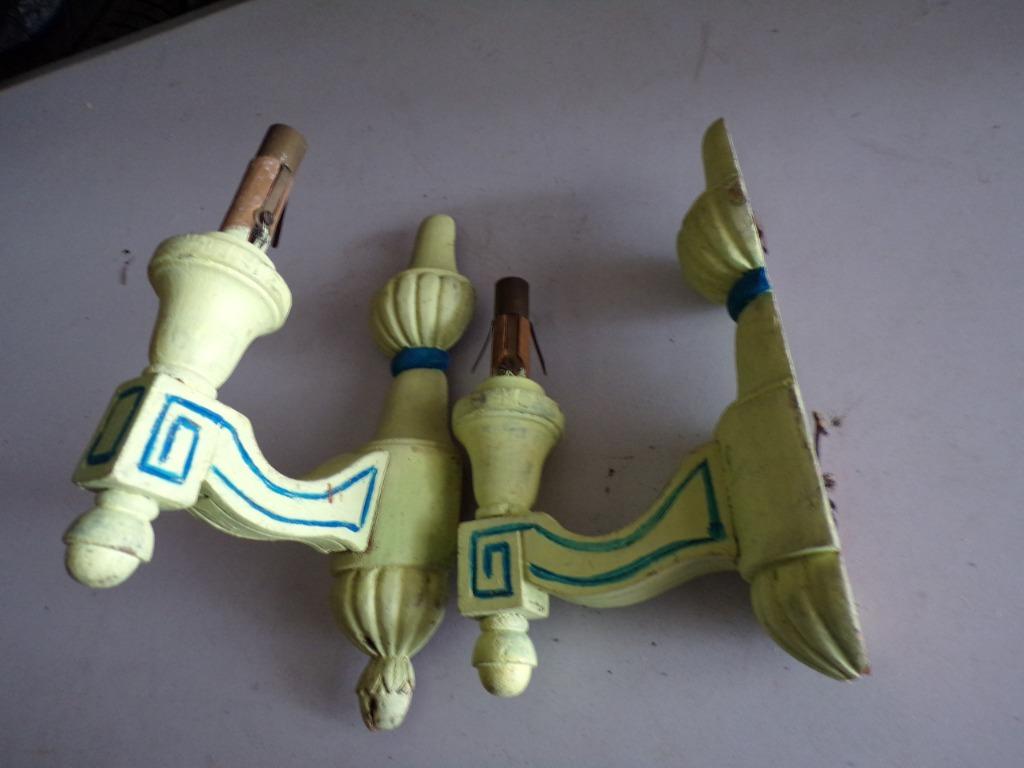 2 PORTE-BOUGIES OU PATERES EN BOIS PEINTS, Antiquités & Art, Enlèvement