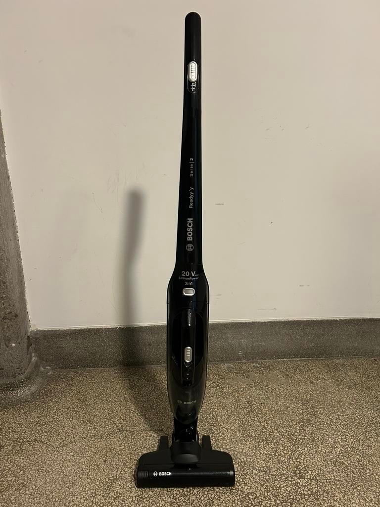 Adpirateur balai BOSCH 2 en 1, Enlèvement, Utilisé, Réservoir