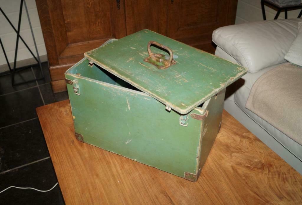 kleine oude groene legerkoffer met los deksel L 45cm, Antiek en Kunst, Curiosa en Brocante, Ophalen of Verzenden