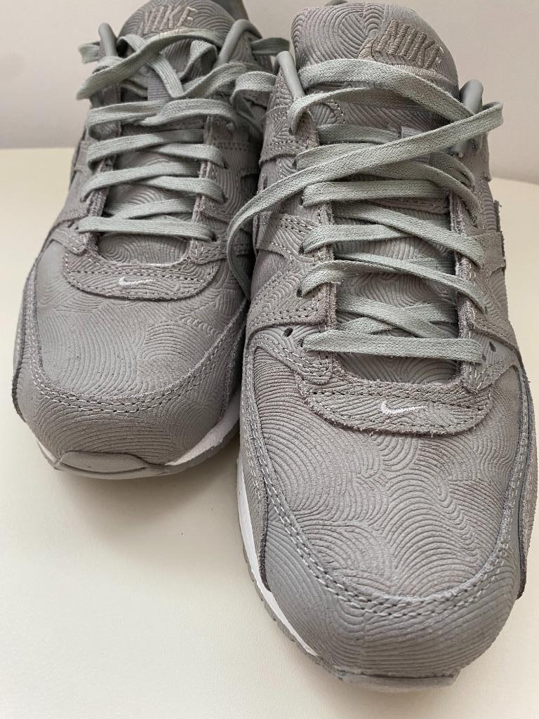 Nike grijze Air Max Command Premium maat 39, Sportschoenen, Nieuw, Ophalen of Verzenden, Grijs