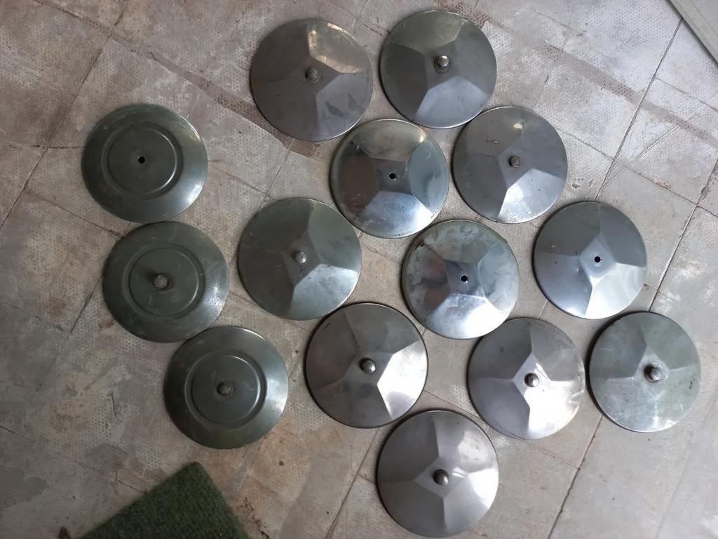 renault wieldeksels wieldoppen oldtimer r4 r5 r6 r7 r8 r9, Ophalen, Gebruikt