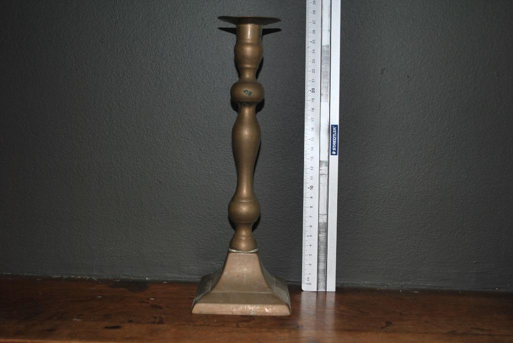 Kaarsenhouder van oud koper of messing met vierkante voet, Antiek en Kunst, Ophalen of Verzenden, Koper of Brons