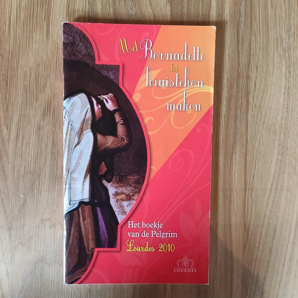 Met Bernadette het kruisteken maken, Ophalen of Verzenden, Gelezen