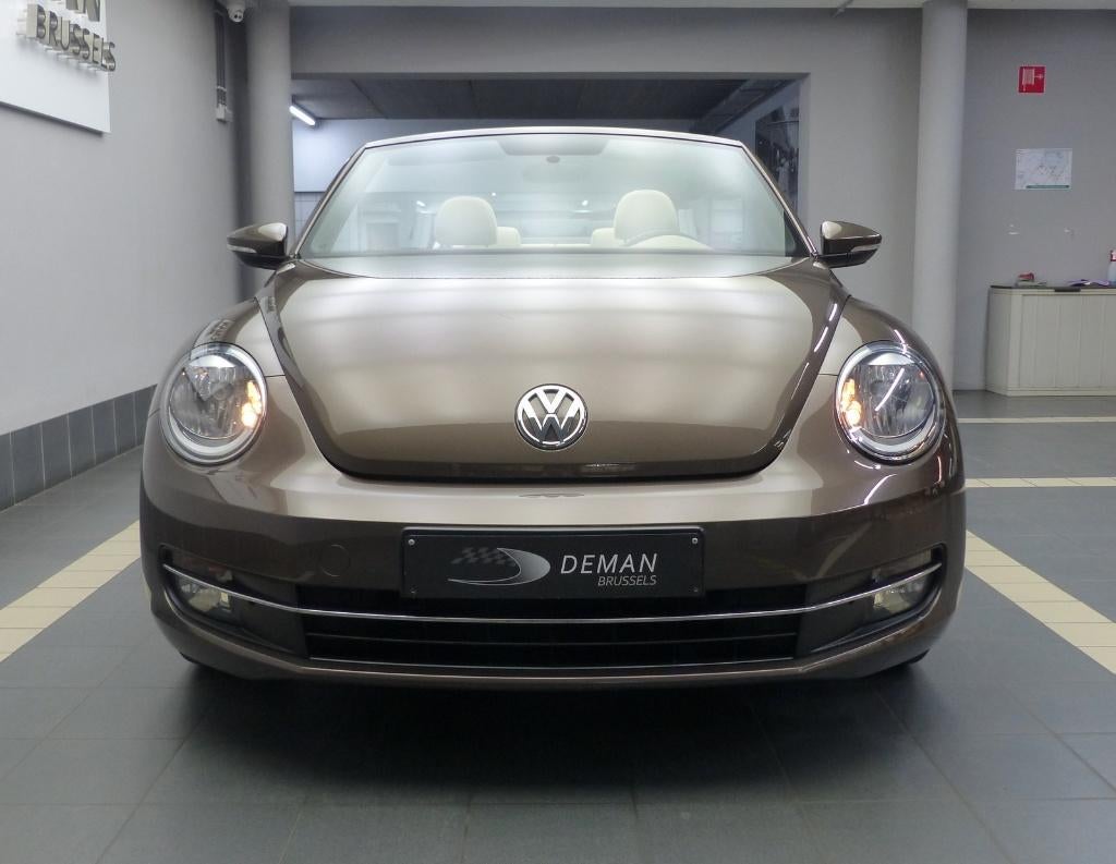 Volkswagen New Beetle metaalbruin Cab 1.2 TSI, Voorwielaandrijving, 4 cilinders, Bedrijf, Handgeschakeld