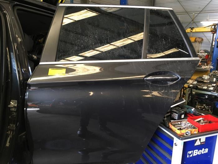 Portier 4Deurs links-achter van een BMW 5-Serie (B90), Gebruikt, -, Deur, -