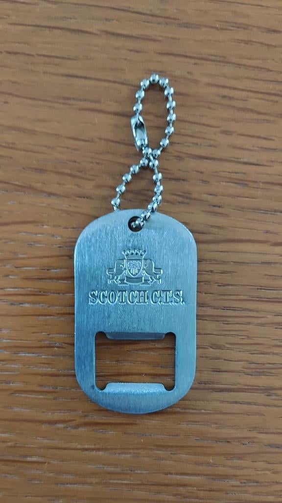 Petit ouvre bouteille Scotch cts 5cm sur 3cm, Collections, Enlèvement ou Envoi, Comme neuf