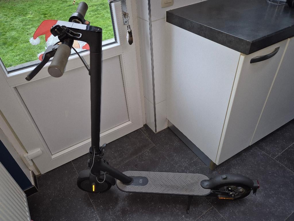 Trottinette électrique Xiaomi Mi Electric Scooter Essential, Fietsen en Brommers, Steps, Gebruikt, Elektrische step (E-scooter)