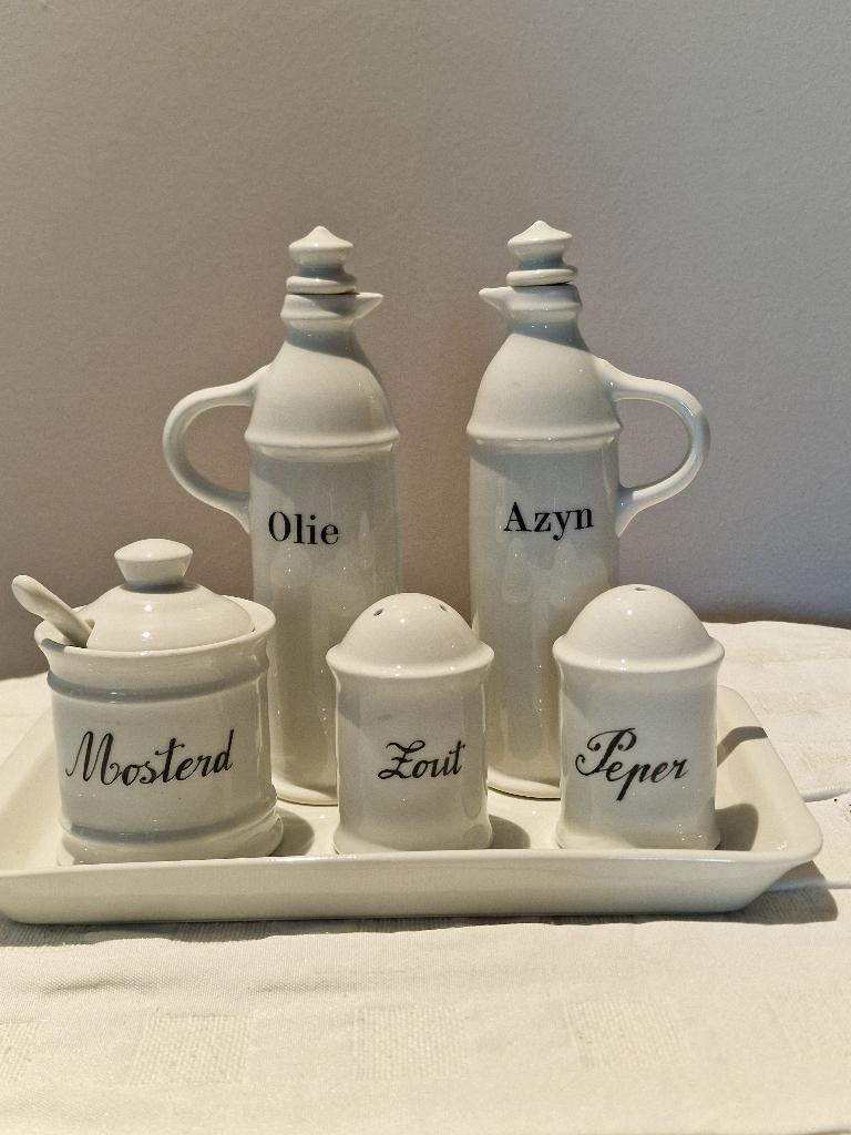 Set à épices vintage en porcelaine, Antiquités & Art, Antiquités | Céramique & Poterie, Enlèvement ou Envoi