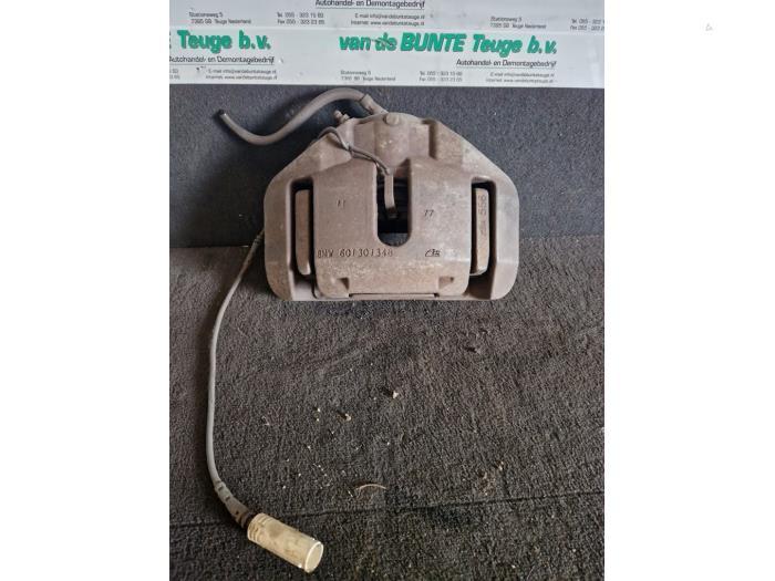 Etrier de frein (pince) avant gauche d'un BMW 5-Serie, -, 3 mois de garantie, Utilisé, -