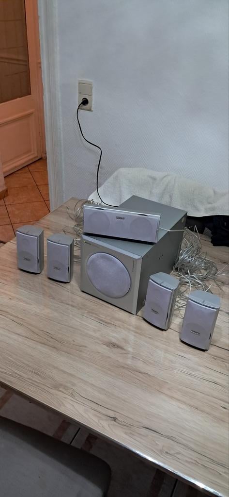 Subwoofer Phillips + 5 petits baffles Phillips en bon état, Enlèvement, Comme neuf