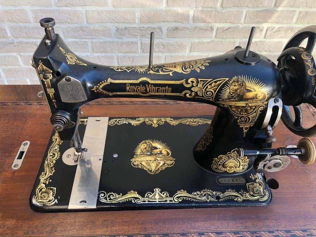 Naaimachine royale vibrante antiek, Antiek en Kunst, Ophalen