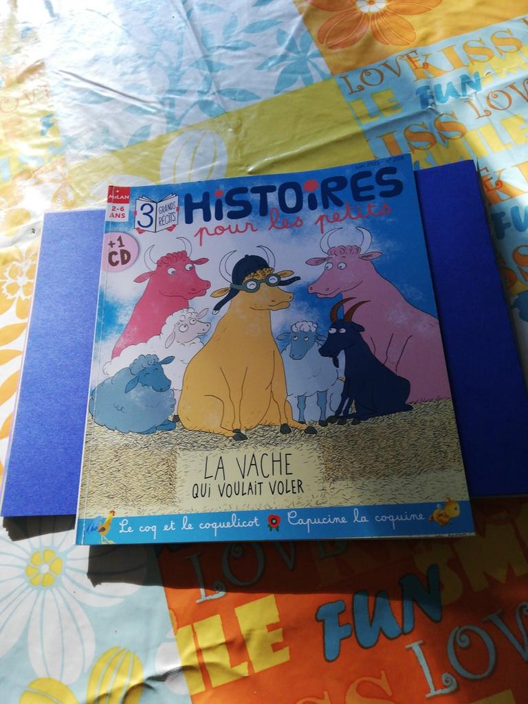 3 histoires pour les petits. Livre + CD., Ophalen of Verzenden, Zo goed als nieuw