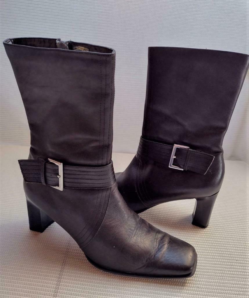 Jolies bottes en cuir brun avec boucles * impeccables * T39, Comme neuf, Brun, Enlèvement, Boots et Botinnes