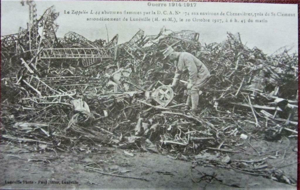 POSTKAART-RESTANTEN VAN EEN NEERGESTORTE ZEPPELIN- WO I, Ophalen of Verzenden, Ongelopen