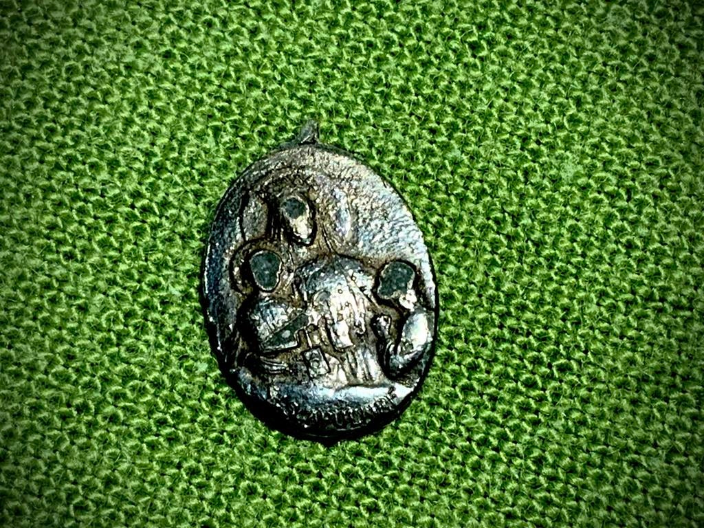 Très ancien scapulaire en argent, Enlèvement, Argent