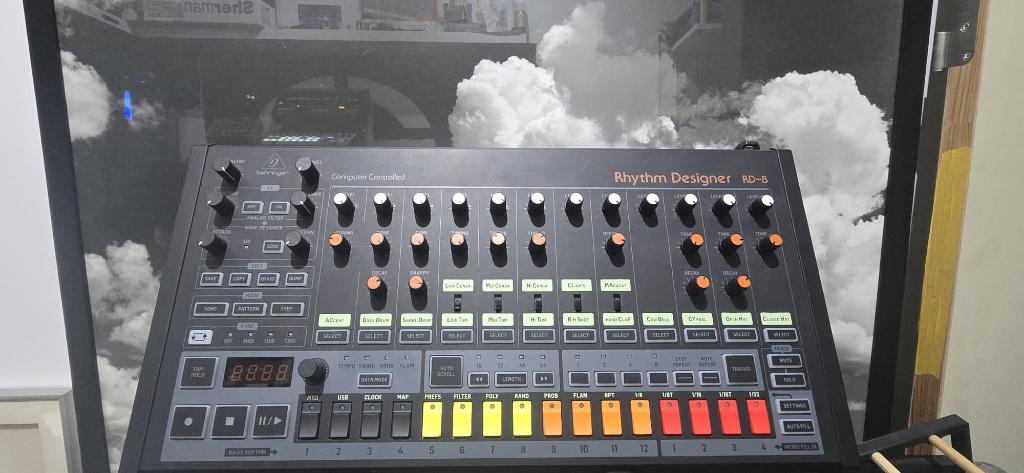RD8 Behringer 808 clone, Ophalen, Zo goed als nieuw, Overige merken