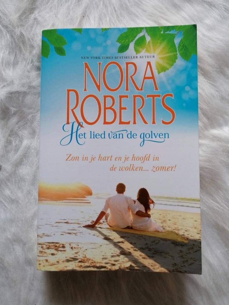 Boek: Nora Roberts - Het Lied Van De Golven, Ophalen of Verzenden, Nieuw, Nora Roberts