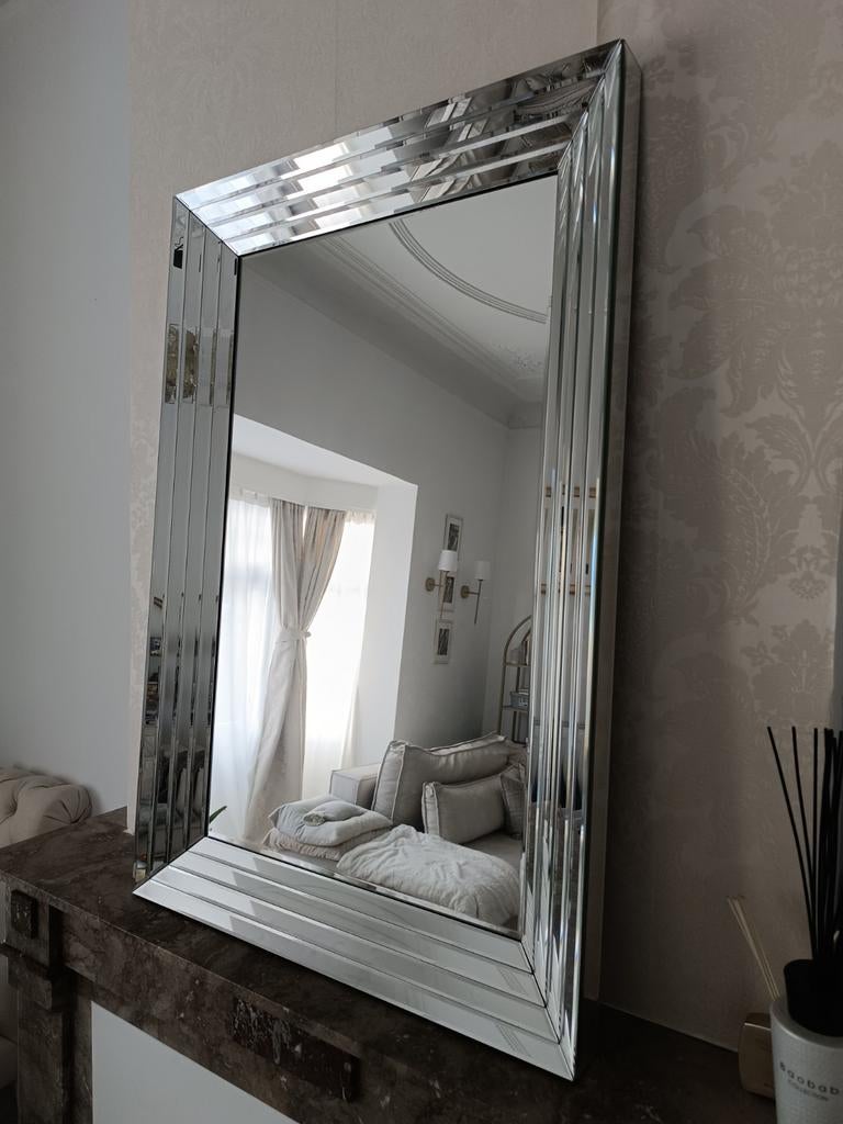 Miroir Maisons du Monde, Enlèvement