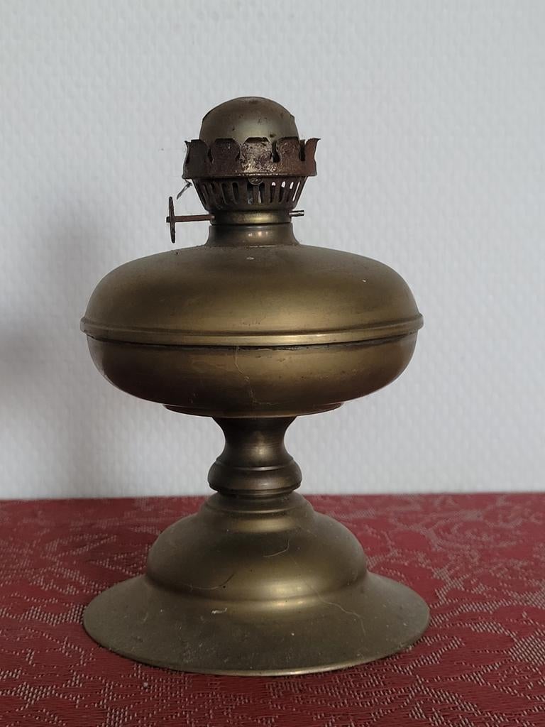 Lampe à  pétrole  ancienne  cuivre jaune, Envoi