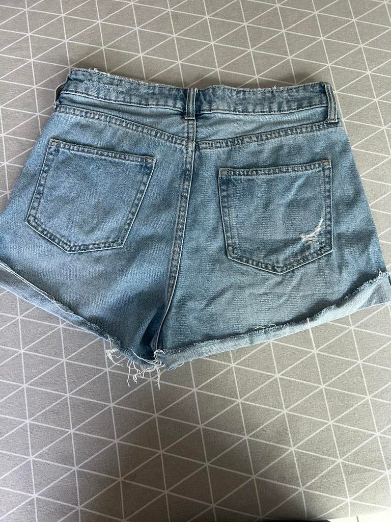 Jeansshort maat 38, H&M, Ophalen of Verzenden, Zo goed als nieuw, Blauw