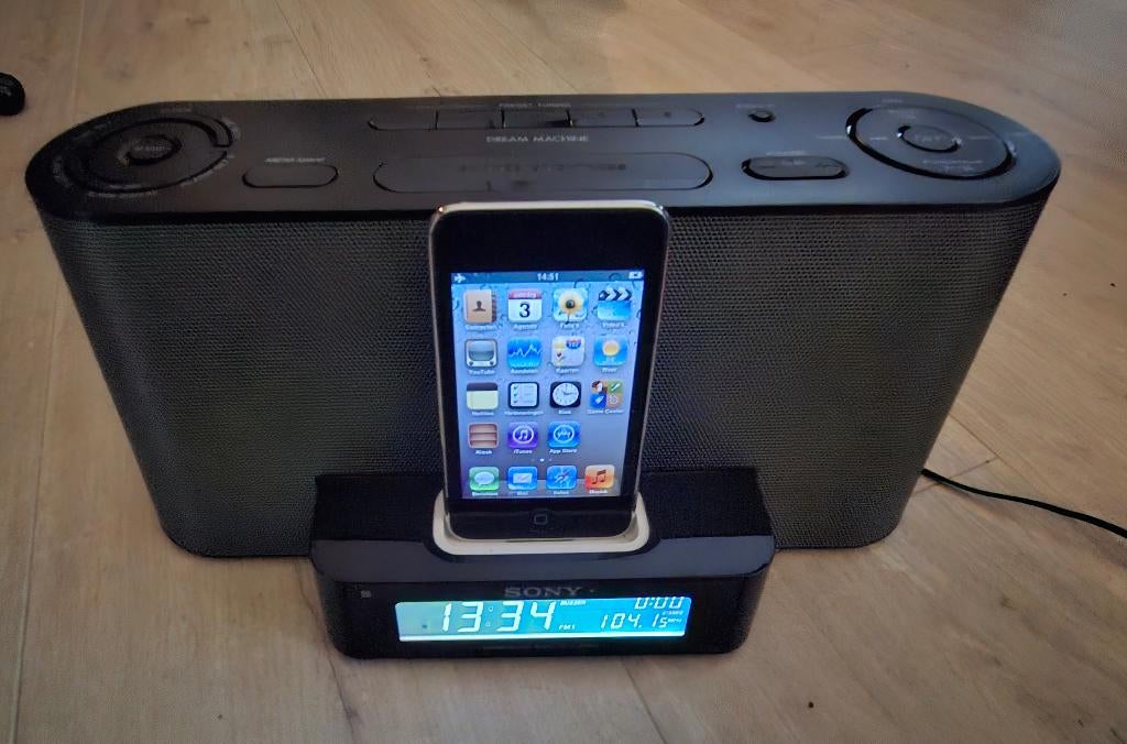 Sony Radio met ipod 3Gen of 4gen, Enlèvement ou Envoi, Utilisé, Radio
