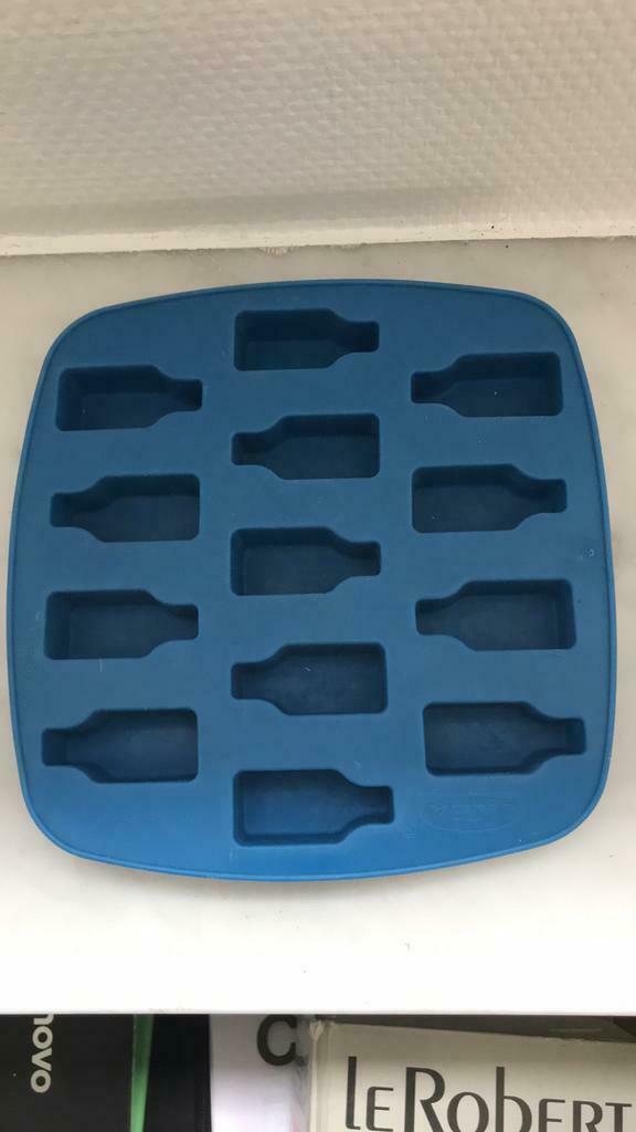 Moule à glaçons Ikea formes bouteilles, Comme neuf