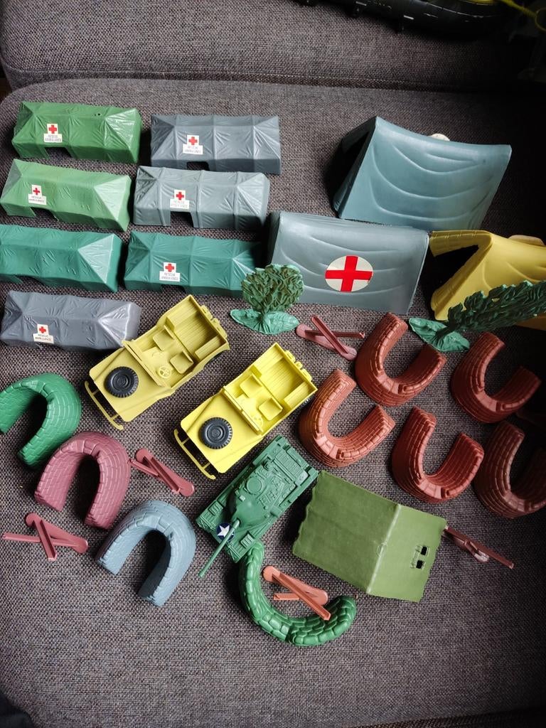 Speelgoed Retro Vintage leger tentjes,jeeps enz., Ophalen, Zo goed als nieuw