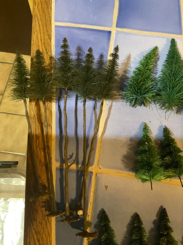 LOT DE 22 SAPINS NEUFS 5X20, 6X13, 11X7 CM., Enlèvement ou Envoi, Neuf