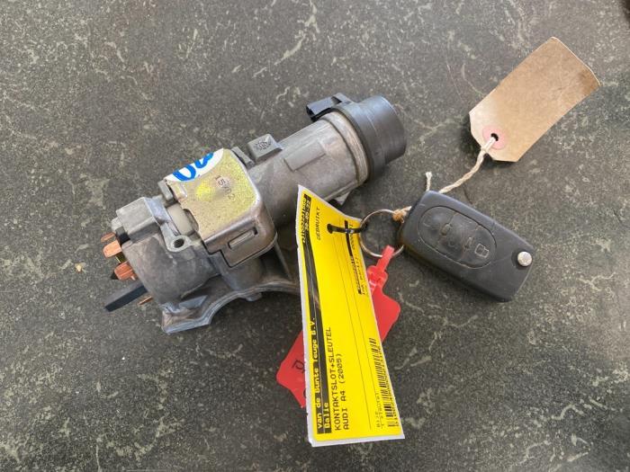 Serrure de contact + clé d'un Audi A4, -, 3 mois de garantie, Audi, Utilisé