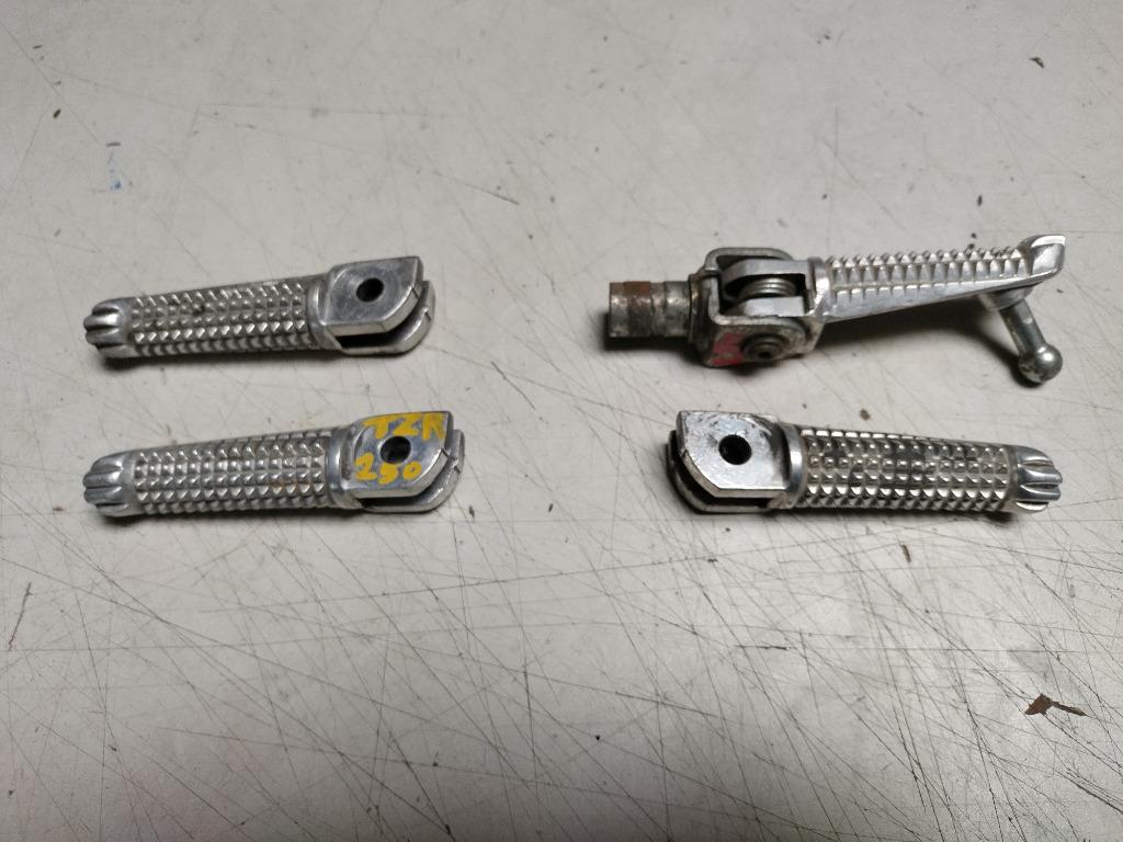 yamaha tzr 250 voetsteunen vooraan, Motoren, Ophalen of Verzenden, Gebruikt