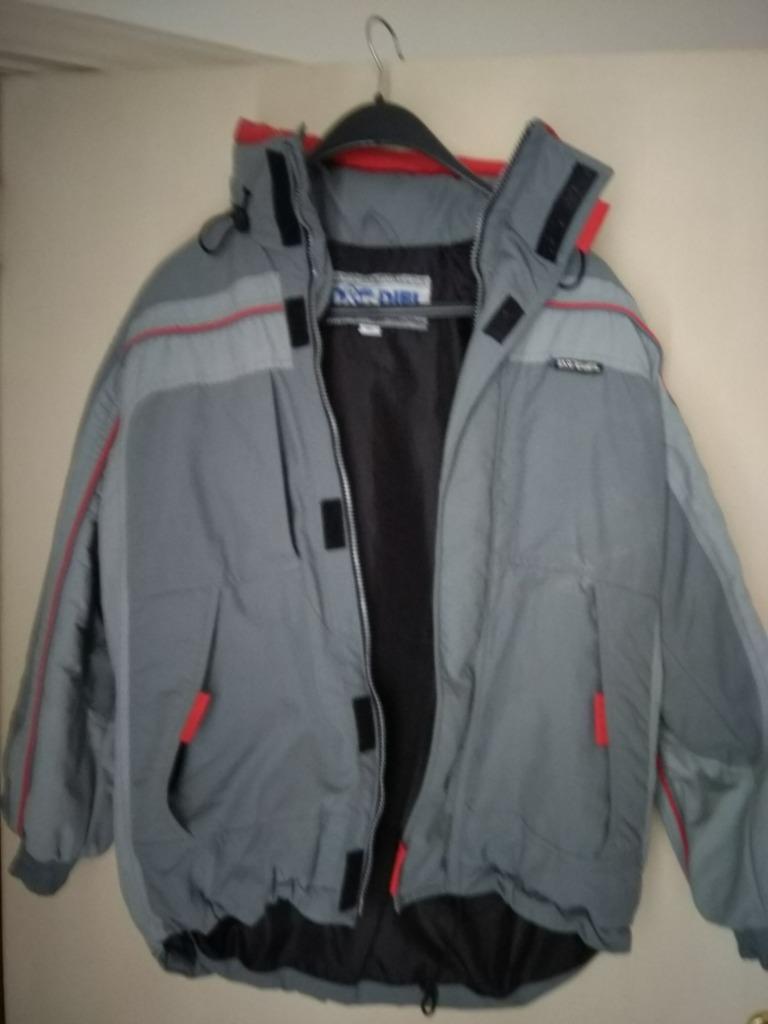 Ski-jas met  skibroek  (maat 152), Ophalen, Zo goed als nieuw, Ski, Kleding