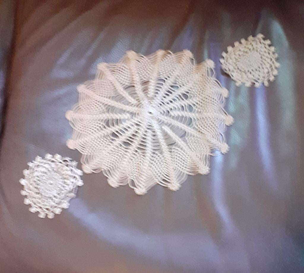 Ensemble de trois napperons crocheté main, Antiquités & Art, Enlèvement ou Envoi