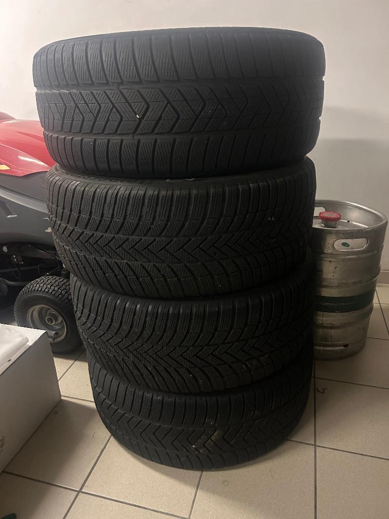 Winterbanden Pirelli, Auto-onderdelen, Banden en Velgen, Ophalen, 275 mm, Nieuw, Winterbanden