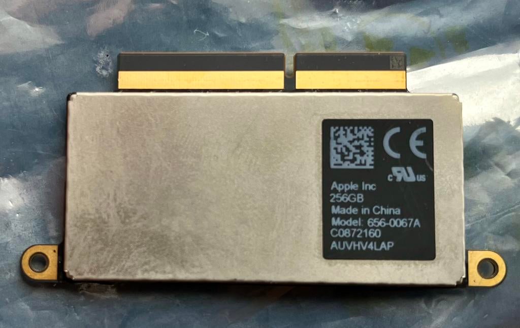 Apple macbook originele ssd, Computers en Software, Ophalen of Verzenden, Gebruikt, 256 GB, MacBook