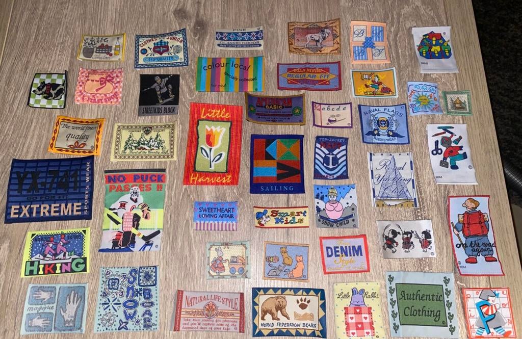 🔥 90 tal Patches - jaren ‘80/‘90, Hobby en Vrije tijd, Naaien en Fournituren, Ophalen of Verzenden, Zo goed als nieuw