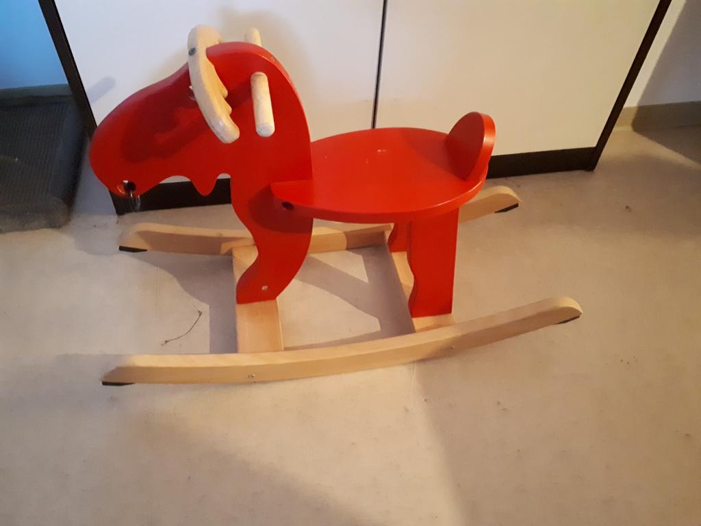 Houten schommelpaard, Ophalen, Gebruikt