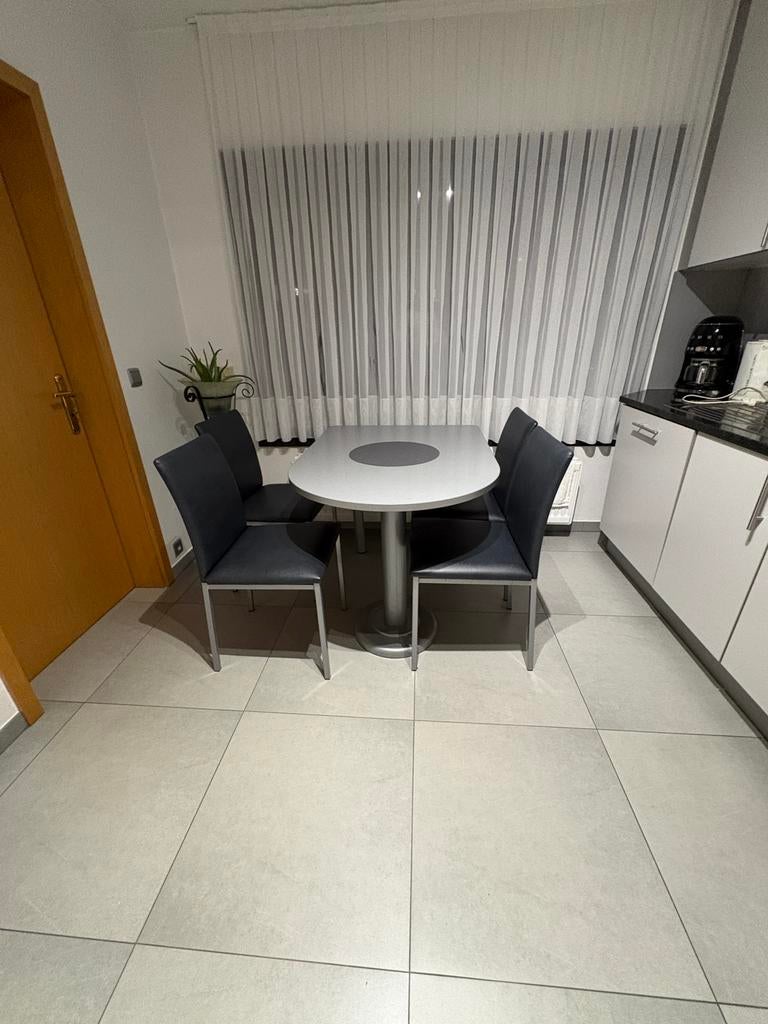 Table de cuisine avec 4 chaises, Enlèvement, Comme neuf