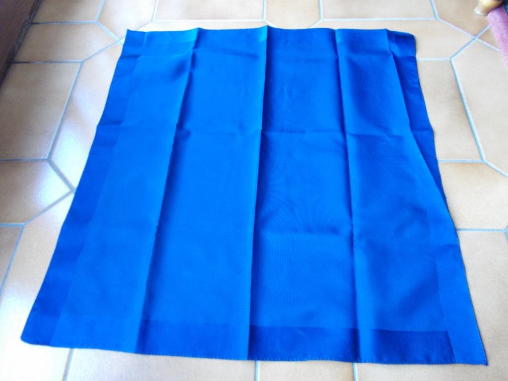Pochette de costume en soie bleue, Enlèvement ou Envoi, Comme neuf
