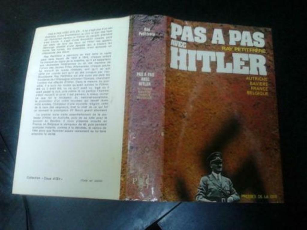 Pas à pas avec Hitler - 1973 Ray Petitfrere, Livres, Guerre & Militaire, Enlèvement ou Envoi, Utilisé