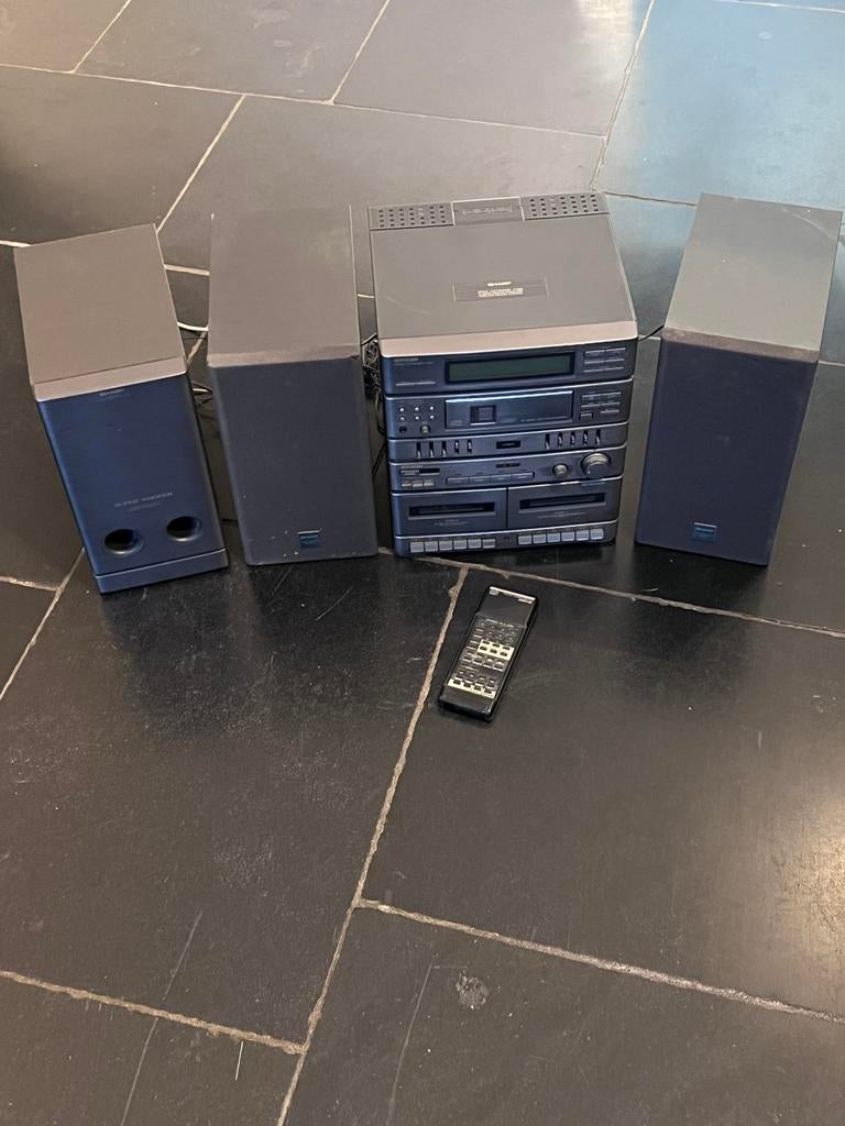 Sharp C500 stereo: radio, 2 cassettespelers, 6 CD lader, Haut-parleurs, Enlèvement, Utilisé, Composants en vrac