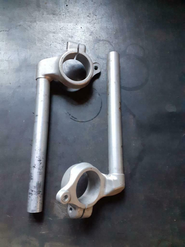 2 clipons, Ophalen of Verzenden